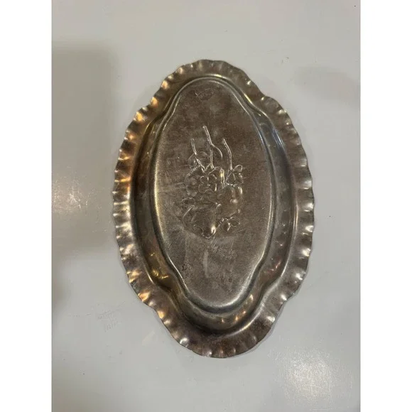 Nasco Italian Pewter Oval Scalloped Edge Trinket Dish Floral Embossed Vintage - Picture 3 of 7